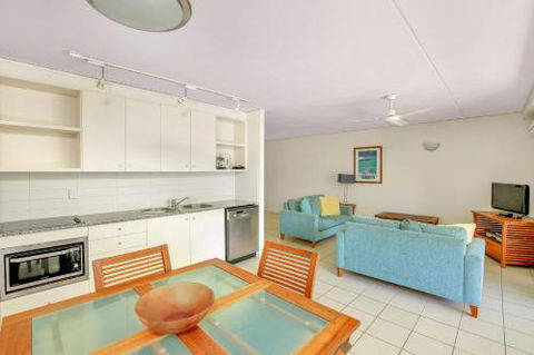 Baden 61 Rainbow Shores Air Conditioned Unit Walk To Beach Pool Tennis Court - 1 Gold Coast 0