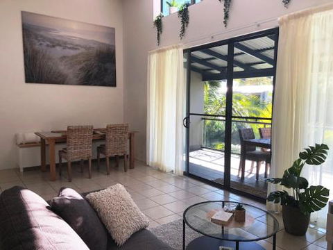 Baden 86 Rainbow Shores Walk To Beach Top Floor Air Conditioned Unit - Accommodation Gold Coast 0