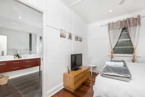 A PERFECT STAY - Aaloka Bay - Accommodation Gold Coast 6