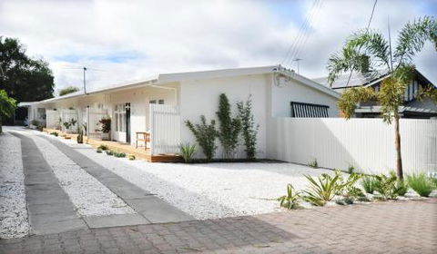 Pine At Arlos Refined Luxury In Glenelg - Accommodation Gold Coast 6