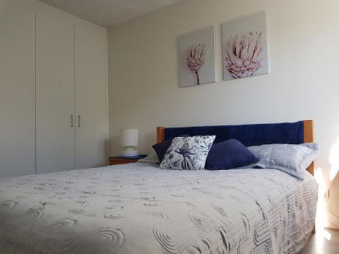 Kings Beach Ocean Front Views Private Balcony Overlooking Kings Beach - Accommodation Gold Coast 6