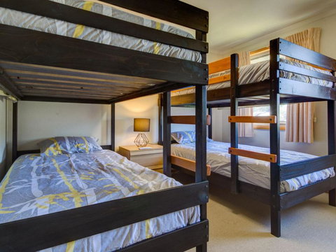 Albert Park - 1 Gold Coast 5