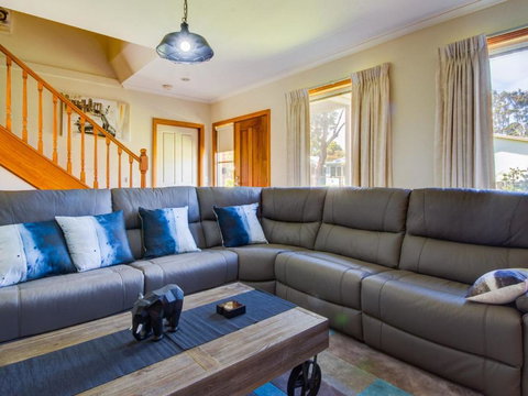 Albert Park - 1 Gold Coast 2