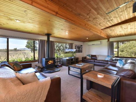 Soldiers Cottage Picturebook Vineyard Home - Gold Coast 4U 5