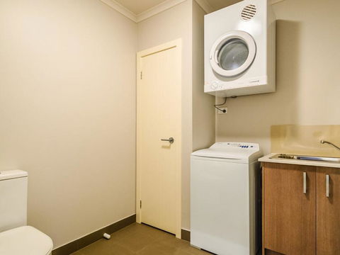 Redwood Oasis - Accommodation Gold Coast 1
