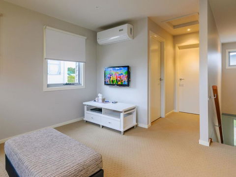 Redwood Oasis - Accommodation Gold Coast 5