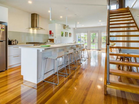 One 20 Seven - Gold Coast 4U 1
