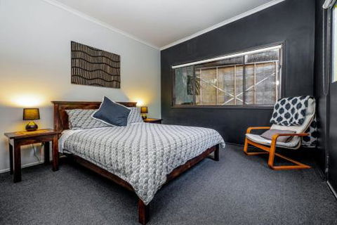 SUNSET BEACH SHACK On SURF - Accommodation Gold Coast 2
