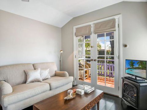 Cottage 1 Hyams Beach Seaside Cottages - 1 Gold Coast 3