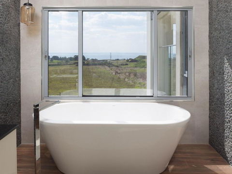 Ocean Breeze - Accommodation Gold Coast 1