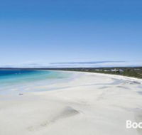 A One One Two at Island Beach - Gold Coast 4U