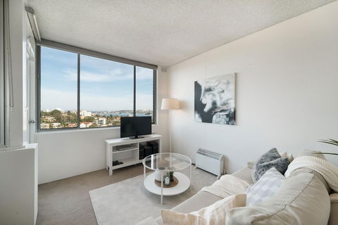 Bright And Sunny Studio Apartment - Gold Coast 4U 2