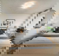 Bright and Sunny Studio Apartment - Gold Coast 4U