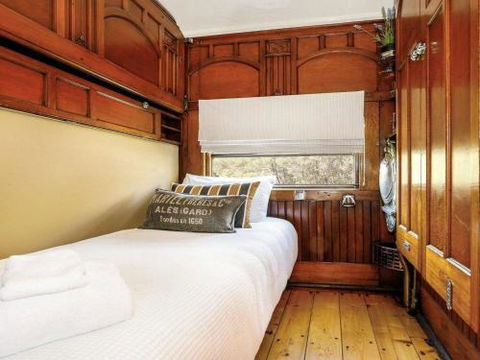 THE ANGAS CARRIAGE Alpine Southern Highlands 4pm Check Out On Sundays - Accommodation Gold Coast 4