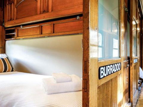 THE ANGAS CARRIAGE Alpine Southern Highlands 4pm Check Out On Sundays - Accommodation Gold Coast 1