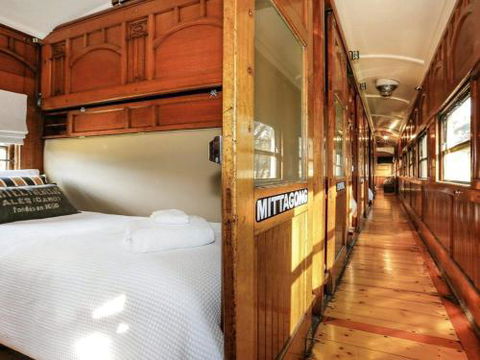 THE ANGAS CARRIAGE Alpine Southern Highlands 4pm Check Out On Sundays - Accommodation Gold Coast 2