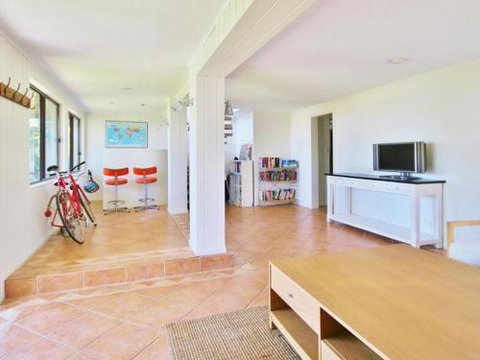 Bimbimbie At Hyams Beach 4pm Check Out Sundays - 1 Gold Coast 5