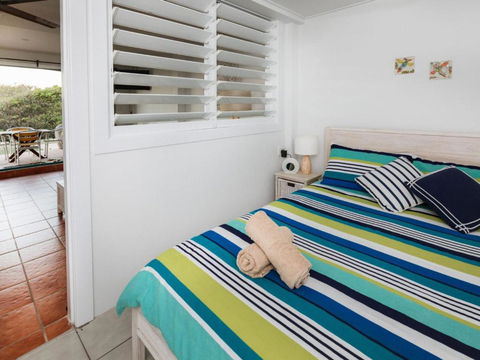 WHITE WAVES 4 ABSOLUTE BEACH FRONT STUDIO HASTINGS POINT - Accommodation Gold Coast 6