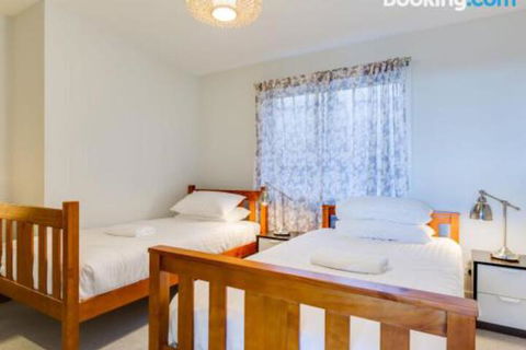 BLUE WATERS Gerringong 4pm Check Out Sundays - Gold Coast 4U 6