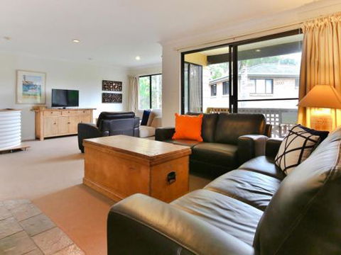 Take Time At Hyams Beach 4pm Check Out Sundays - Accommodation Gold Coast 1
