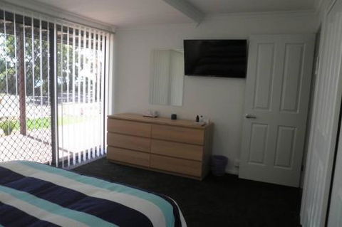 Almonta Apartments On The Water Front - Accommodation Gold Coast 5