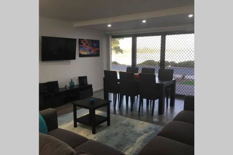 Almonta Apartments On The Water Front - Accommodation Gold Coast 2