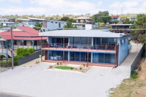 Almonta Apartments On The Water Front - Accommodation Gold Coast 0