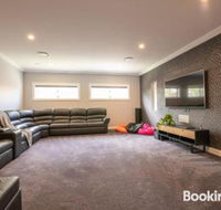 Wentworth Estate 5 Bedroom Luxury Home Sleeps 12 - Gold Coast 4U