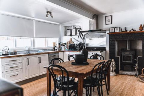 Saint Inez - 1 Gold Coast 2