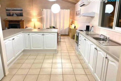 The Vibe Sandy Point - Accommodation Gold Coast 3