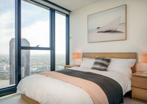 Spectacular City Views Pool & Free Parking - Accommodation Gold Coast 3