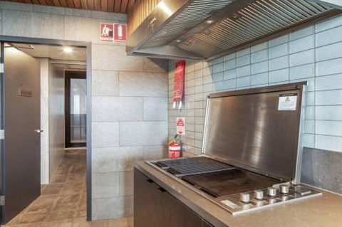 Spectacular City Views Pool & Free Parking - Accommodation Gold Coast 5