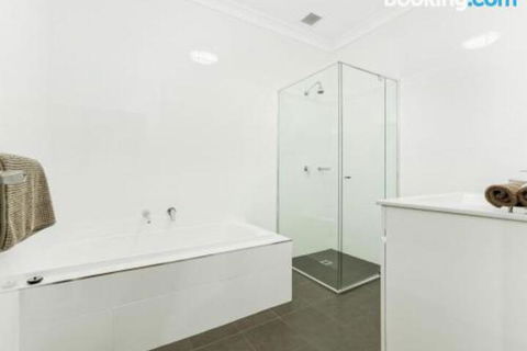 SURF BEACH DREAMS Kiama & Surrounds 4pm Check Out Sundays - Accommodation Gold Coast 5