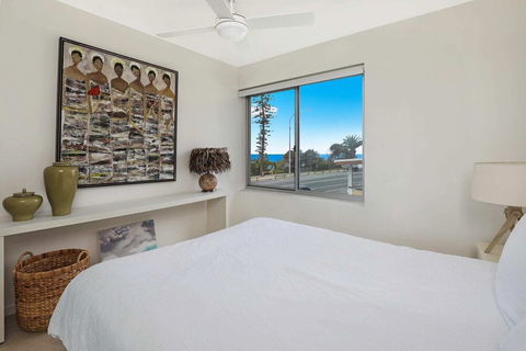 SPECTACULAR OCEAN FRONT Sounion6 - Accommodation Gold Coast 6