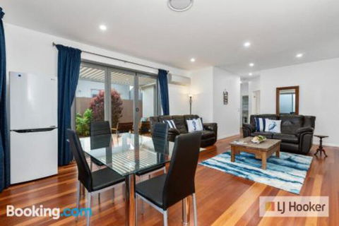 HIGH TIDES On ELLISTON - Accommodation Gold Coast 2