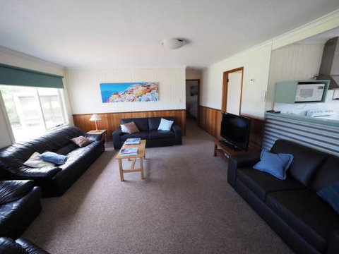 27 Beach Parade Sandy Point - Accommodation Gold Coast 2