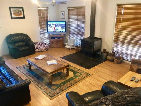 1 Tecoma Avenue Sandy Point - Gold Coast 4U 0