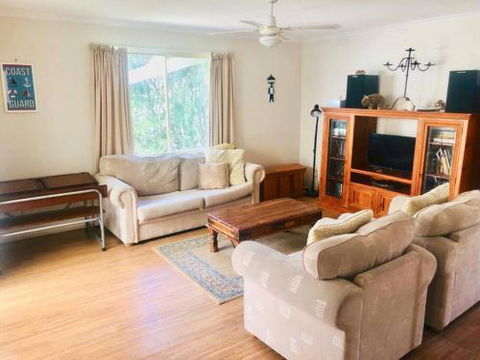 1 Tecoma Avenue Sandy Point - Gold Coast 4U 6