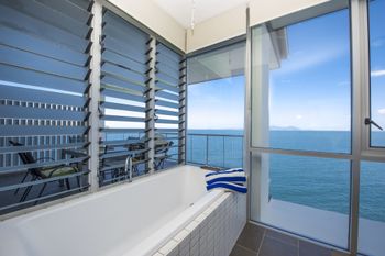 1 Bright Point Apartment 5501 - Gold Coast 4U 5