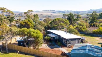 4 Bedroom Entertainer With Bungalow Next To Beach - 1 Gold Coast 2