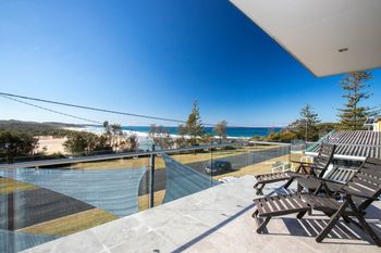 DOLPHIN VIEWS - Accommodation Gold Coast 0