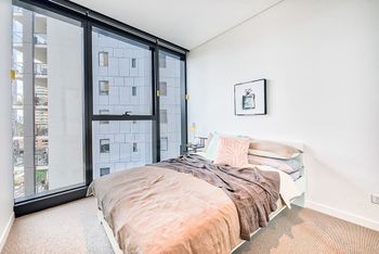 Designer CBD Apartment With Infinity Pool - Accommodation Gold Coast 1