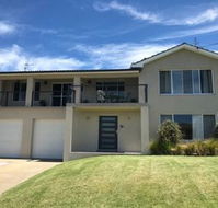 Ocean House at Mollymook - Gold Coast 4U