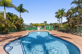 Roomerang At Binya Avenue - Gold Coast 4U 3