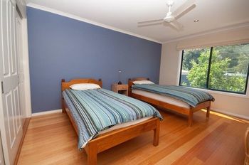 Holiday Makers - Accommodation Gold Coast 0