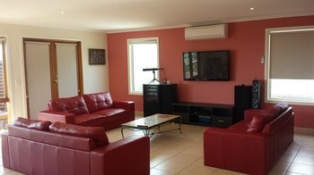 Holiday Makers - Accommodation Gold Coast 1