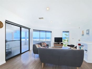 Silver Lining - Gold Coast 4U 6