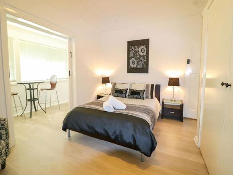 Waterside Retreat - Gold Coast 4U 4