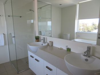 Eden - Accommodation Gold Coast 3