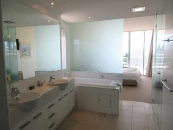 Eden - Accommodation Gold Coast 5
